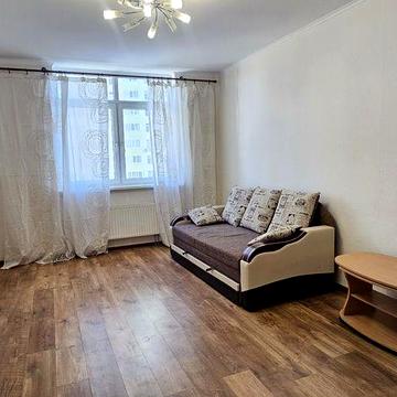 Здається 1к  Воскресенська 14-б