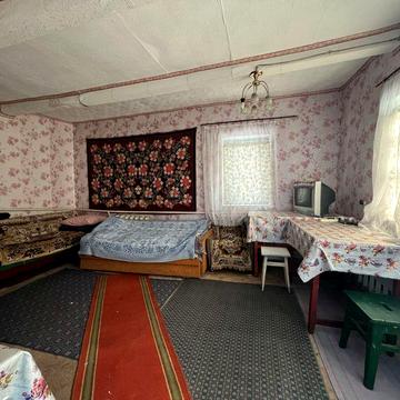 Продам будинок з просторою ділянкою в місті Узин