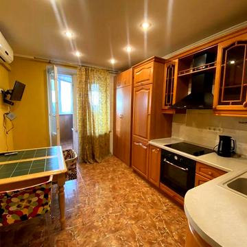 Здається в оренду 1-кімнатна квартира, вул. Васильківська, 18