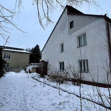 Продається частина особняка .