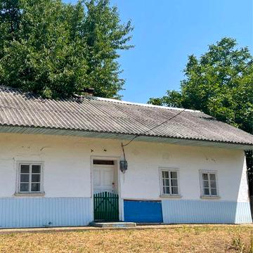 Продам  будинок поряд з Чернівцями