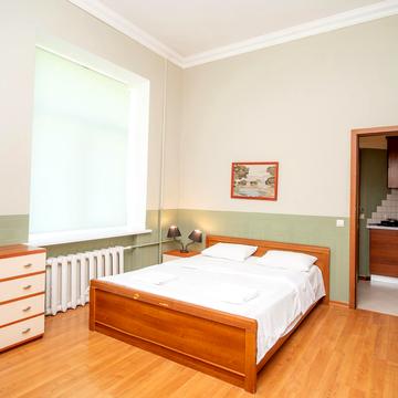 Мала Житомирська вул., 5