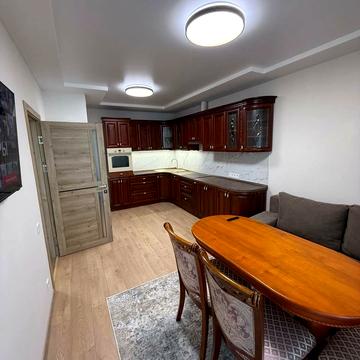 Варненська вул., 29