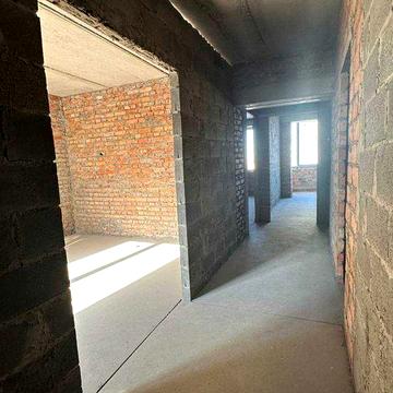 Продам дуже гарну квартиру 2-х кімнатну в ЦЕНТРІ