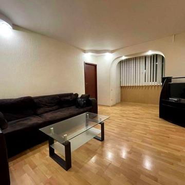 Сдам отличную 3-к квартиру самый Центр ул.Грушевского/К.Либкнехта