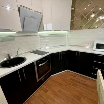 Юлії Здановської вул. (Ломоносова), 81-Б