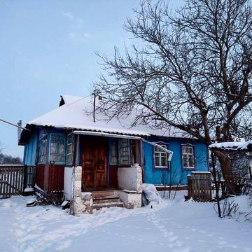 Продається земельна ділянка  з  будинком  в селі Бишів