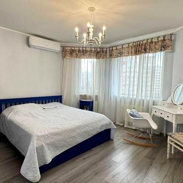 Миру вул., 10