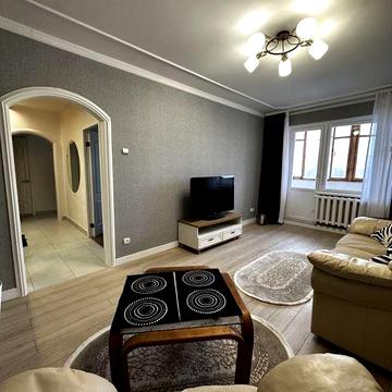 Сдам 2 комнатную кв. Таирова. Чекаленко/Семьи Глодан. Без комиссии.