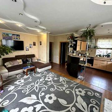 Продається видовий будинок між ж/м Сокіл та Перемога!