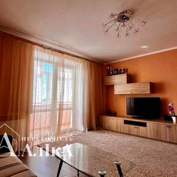 Продам велику 3-кімнатну квартиру в новому будинку біля центру