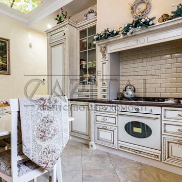 Велика Житомирська вул., 5