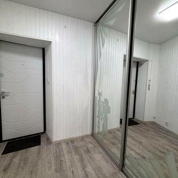 Продається однокімнатна квартира великоі площі