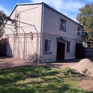 Продам 2-х поверховий будинок в Дачному