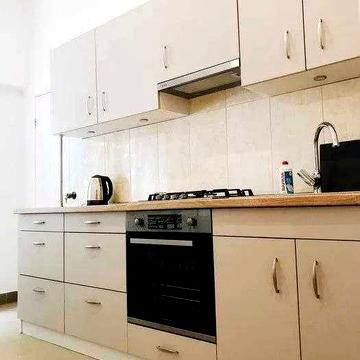 Оренда 2 кім .квартира вул. Леонтовича (р-н церква Анни)