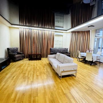 Володимирська вул., 49-А