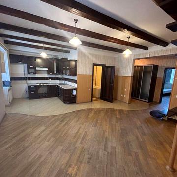 Продаж 6-ти кім. квартири 183 м2 вул. Перемиська (Піскові озера)