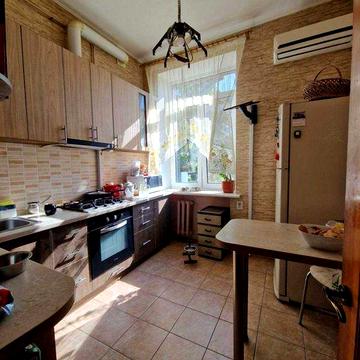 Продам 3-к квартиру-сталинку, 2/5 эт, Коблевская, Центр (3-003-010 НП)