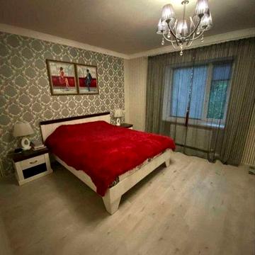 Оренда окремого  Будинку 5хв. до ТРЦ  Голівуд