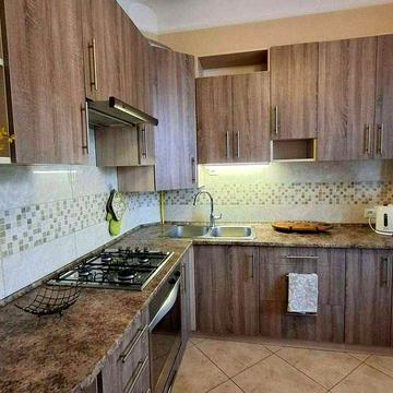 Здається в оренду двохкімнатна квартира.