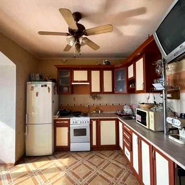 1 кімнатна квартира з ремонтом, Севастопольска, Ернста 12