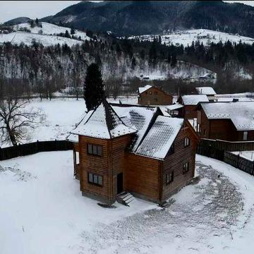 Село Красник. Верховинський район. Карпати. Нерухомість. Будинок.