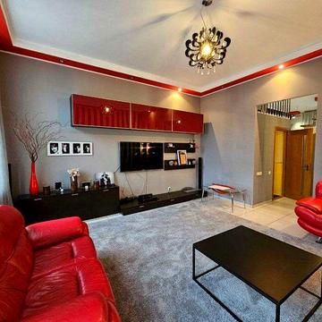 Продаж унікальної квартири на вул. Руська, поруч ЦУМ