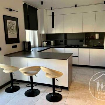 Пекарська вул., 5