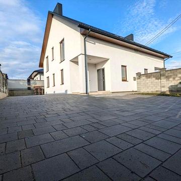 Двоян біля міста