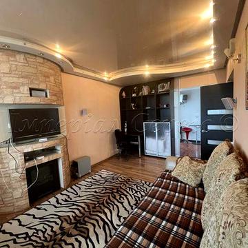 Ексклюзив у центрі: Дворівнева 2-кімнатна біля Набережної(Шкільна 1а)