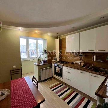 Продаж 3к квартири з ремонтом на Позняках Ревуцького 8