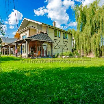 Жовтнева вул., 8