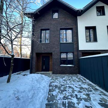 ТАУНХАУС В ЦЕНТРі! 135 м² + Центральні комунікації. Гнучка оплата!