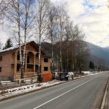 Село Криворівня. Верховинський район. Карпати. Нерухомість. Будинок.