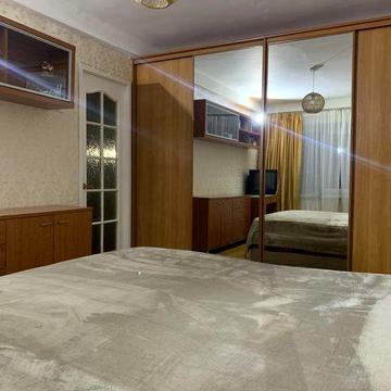 Перша оренда 2кв. 46м Печерськ Вул.Звіринецька Газ 2поверх метро пішки