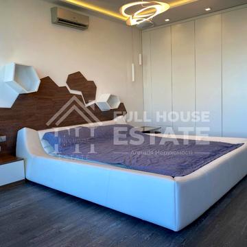 Євгена Коновальця вул. (Щорса), 44