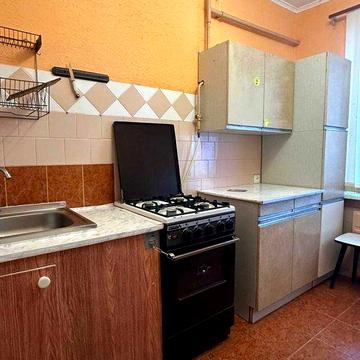 Здається 3-кімнатна квартира, вул. Пухова, район Ринок Нива