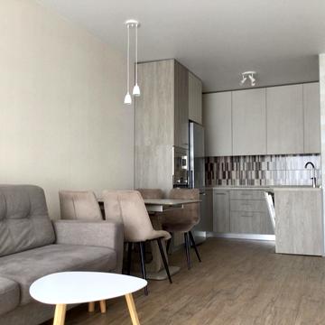 Зарічна вул., 16