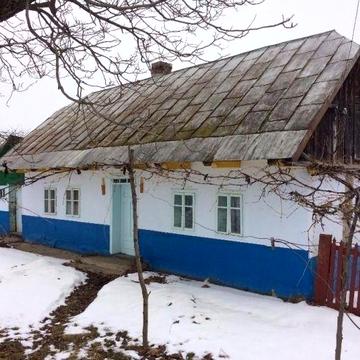 Продам хату і участок в селі Молодія 12км від Чернівців