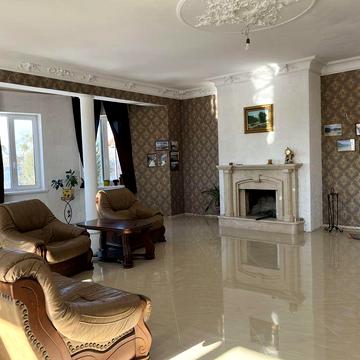 Продається замок для справжніх королів