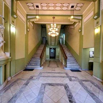 Видова ? Історичний Центр ? Навпроти парк та ботанічний сад ?Шокований