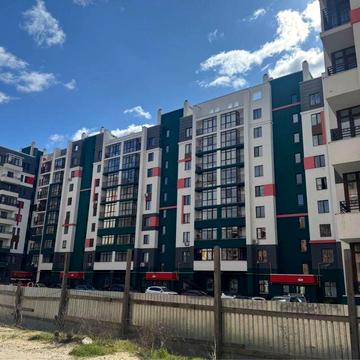 Трьокімнатна мінімальне оформлення центр Бучі , газ, середній поверх