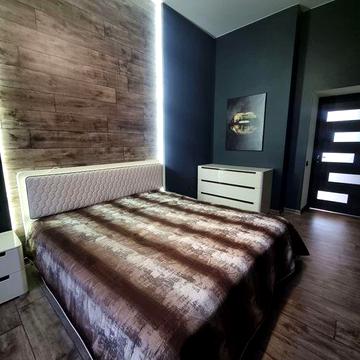 Перша сдача!Центр(Соборна) 2-к кв. 4 поверх,сталінка,автономка