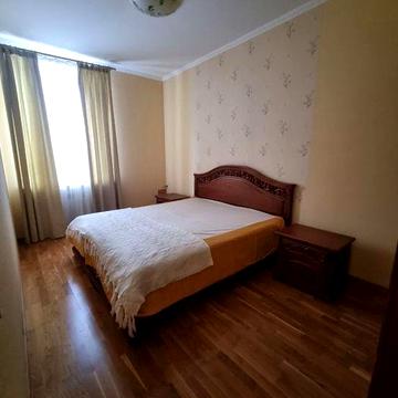 Здається 2-кімнатна кв в центрі(Соборна),сталінка 3 поверх