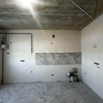 Велика 3 кімнатна квартира з  РЕМОНТОМ