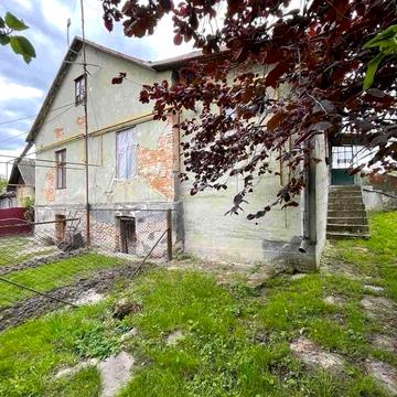 Цегляний будинок 80м2 з земельною ділянкою 10 сот. Добромиль (центр)