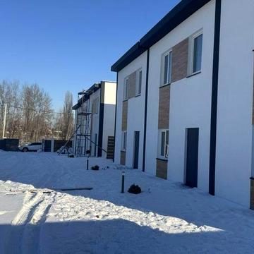 Готовий до ремонту будинок в хорошому місці.