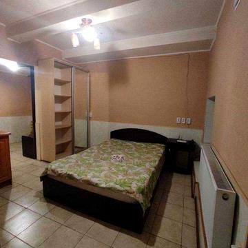 Гостинку Б.Панасовская 86 20 метра м. Центральный рынок, и Вокзальная.