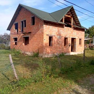 Продам недобудований будинок  на околиці м. Вижниця в с. Чорногузи