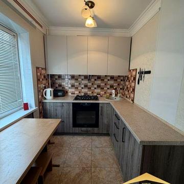 Продаж 2-к квартири на Чарівній